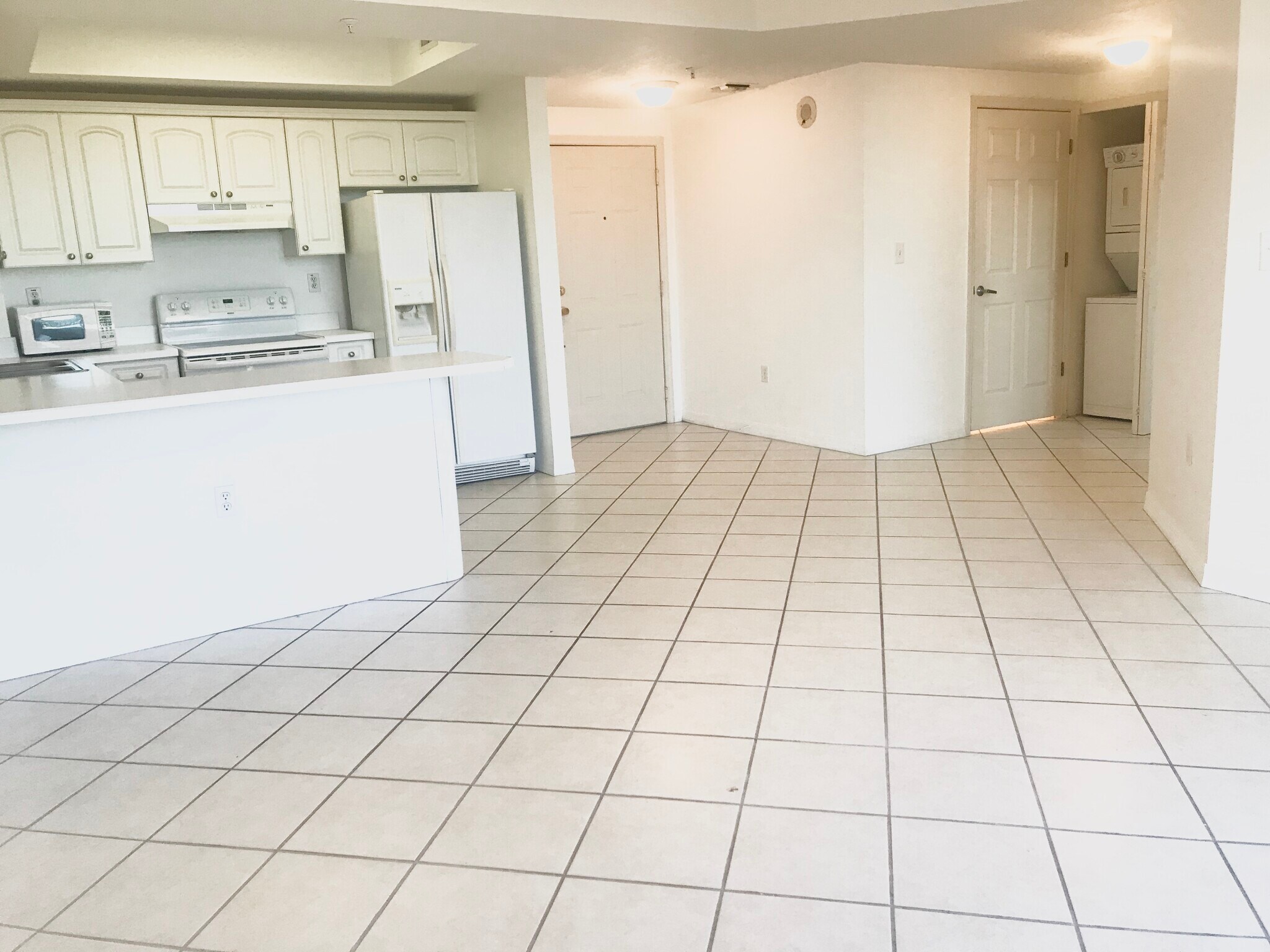 Building Photo - 3500 Coral Way