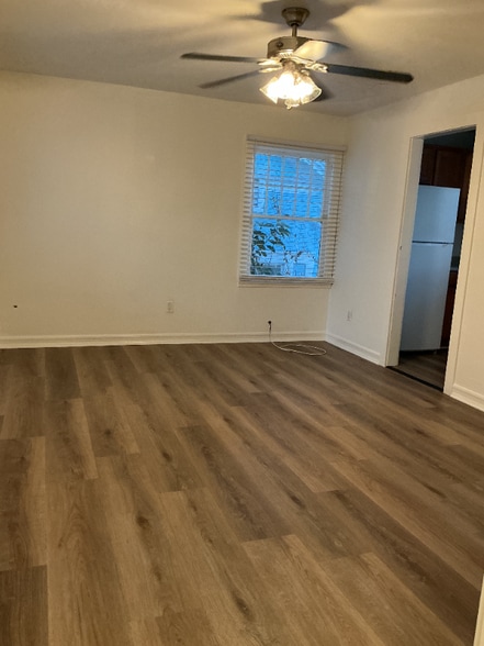 Building Photo - 324 E Broadway