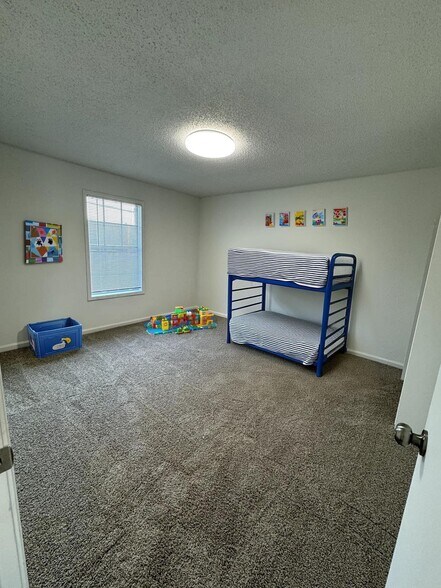 Building Photo - Cheyenne Heights