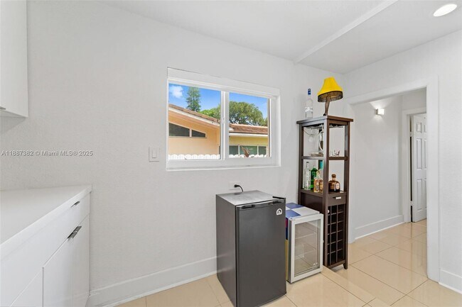 Building Photo - 9425 N Miami Ave