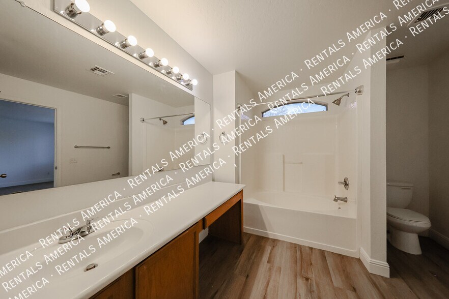 Building Photo - 7315 S 30th Ave