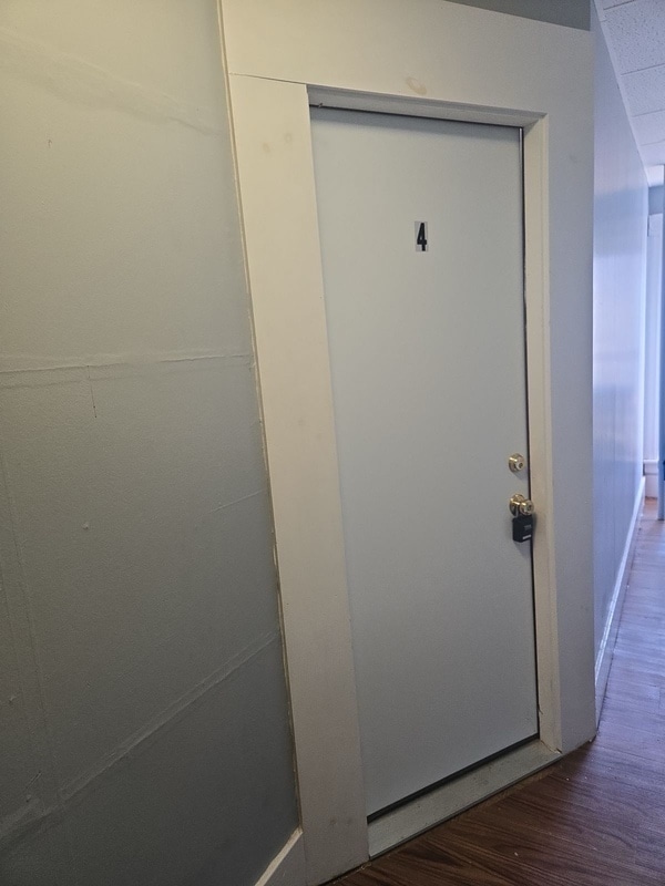 Primary Photo - 334 Clay St