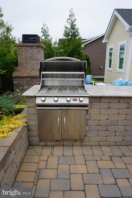 Building Photo - 31611 Exeter Way