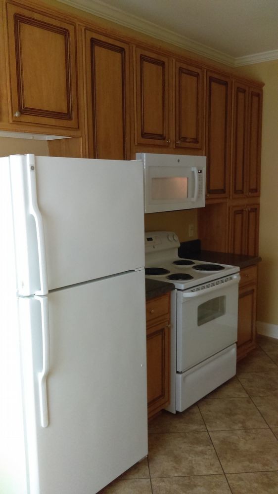 Building Photo - 250 off FIRST MONTH RENT MOVE IN SPECIAL