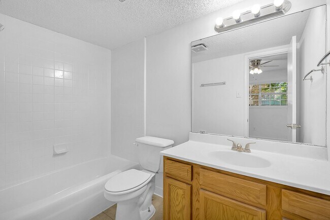 Interior Photo - Rebecca Manor