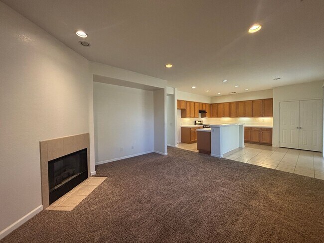 Building Photo - 44321 Sunmist Ct