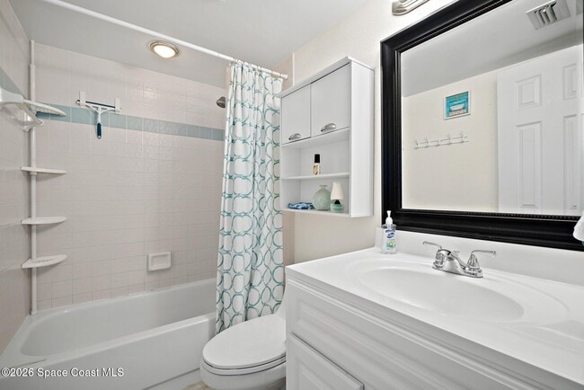 Building Photo - 4570 Ocean Beach Blvd