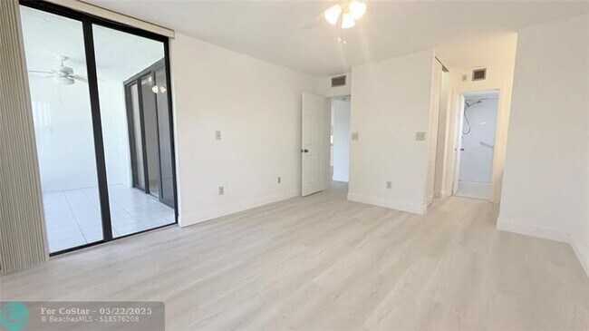 Building Photo - 2900 NW 42nd Ave