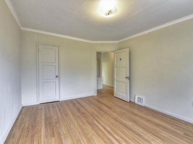 Building Photo - 3 bedroom in San Francisco CA 94118