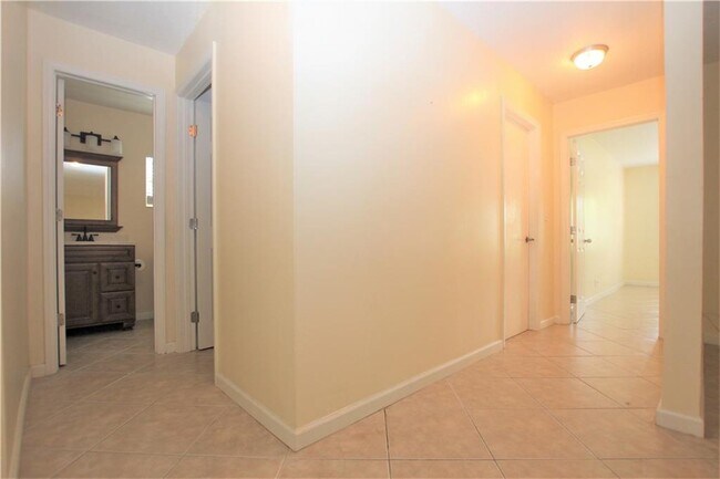 Building Photo - 4261 NW 110th Ave