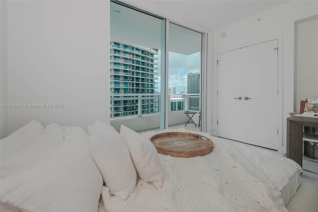 Building Photo - 1080 Brickell Ave