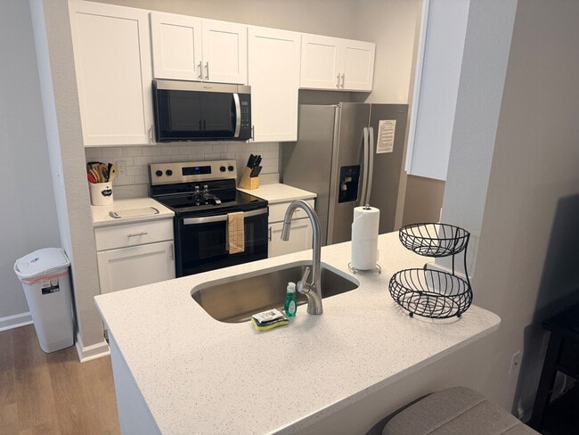 Building Photo - 609 Belle Point Dr