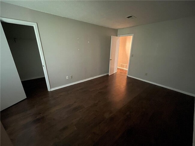 Building Photo - 423 Warm Springs Cir