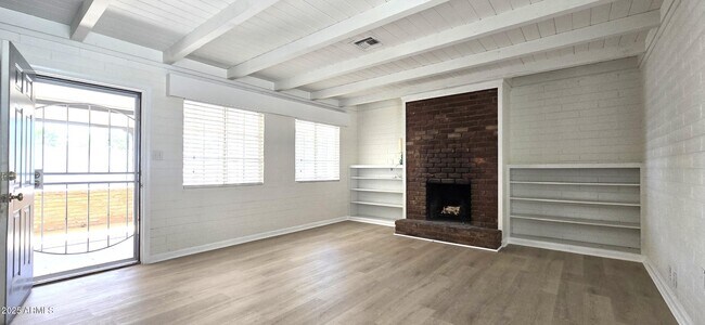 Building Photo - 154 N Hibbert