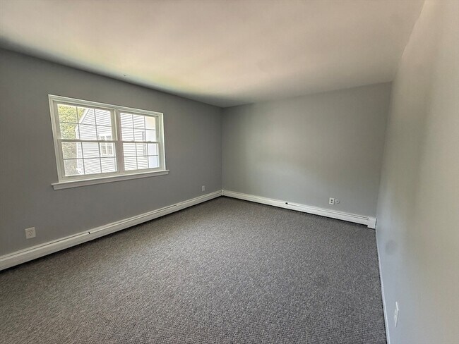 Building Photo - 13 Chapel Hill Dr