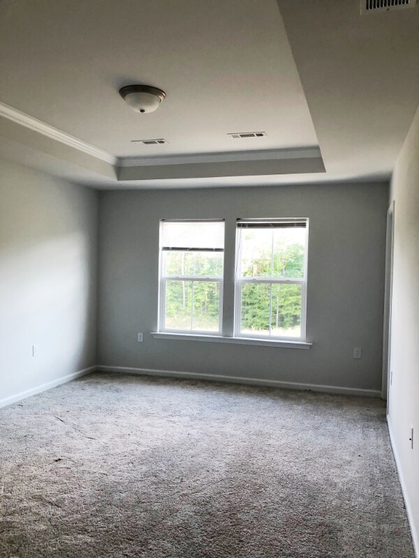 Building Photo - 825 Falls Grove Trl