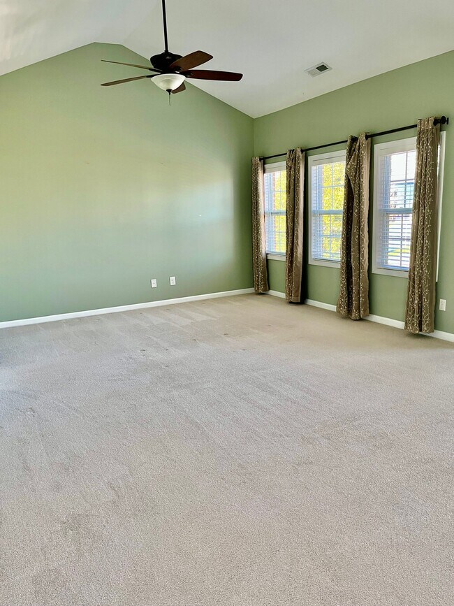 Building Photo - 1109 Somers Dr