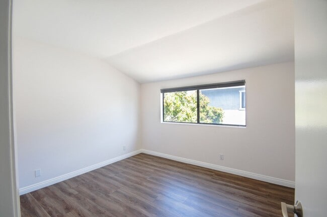 Building Photo - 7035 Lisa Ln