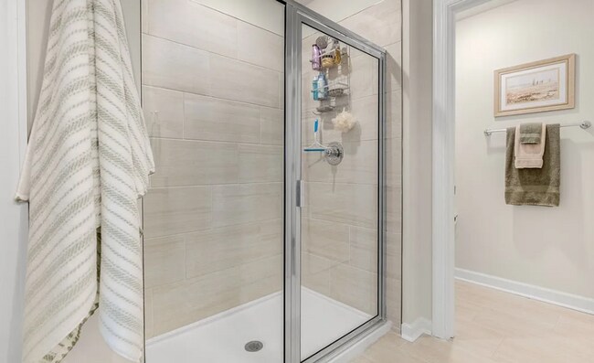 Building Photo - Modern 3 Bedroom Home Available October 1s...