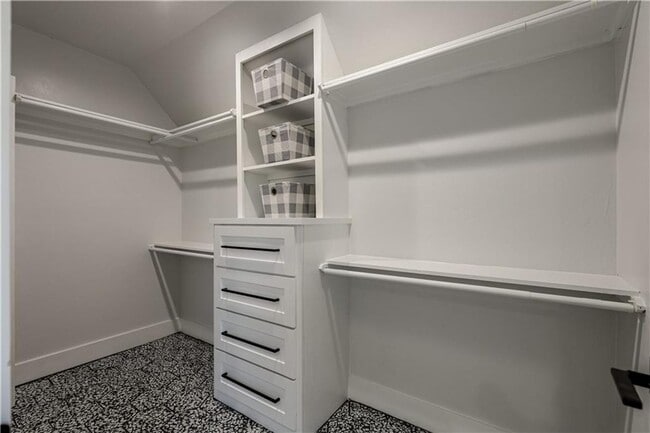 Building Photo - 3 Bed 2.5 Bath 1 Car Garage Built New 2021 in Gatewood Addition