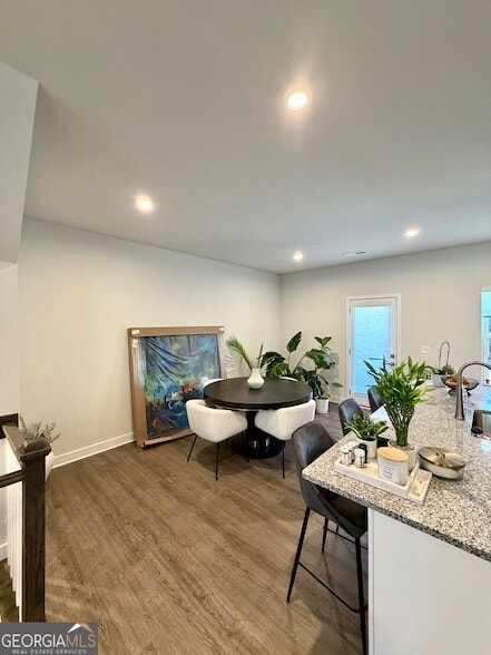 Building Photo - 2000 Fortuna St