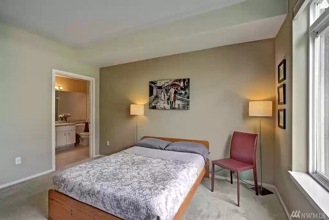 Building Photo - 8760 Greenwood Ave N