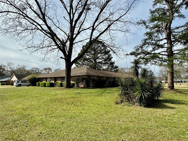 Building Photo - 110 Diane Dr