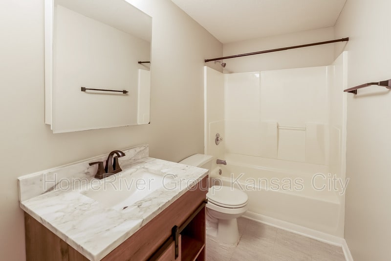 Building Photo - 3806 Lexington Ct