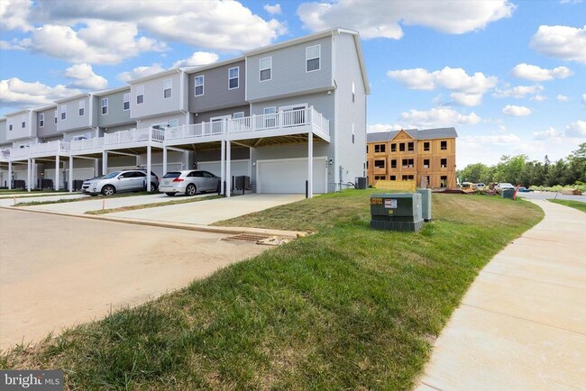 Building Photo - 405 17th Ave