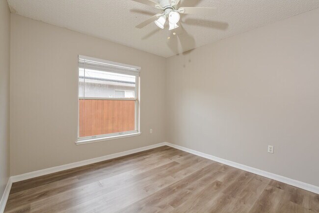 Building Photo - 1381 Winged Foot Dr