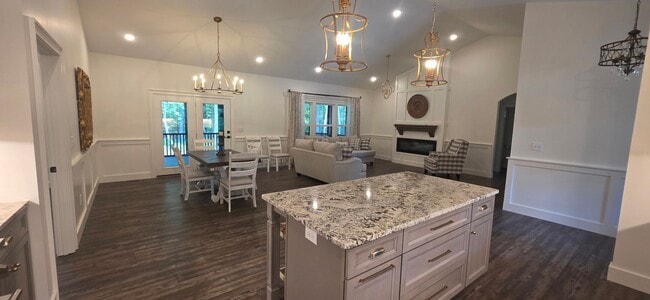 Building Photo - 3 bedroom / 2 bath new build in Fairfield Glade available for 12 month lease