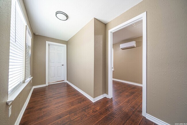 Building Photo - 821 Meadow Stone
