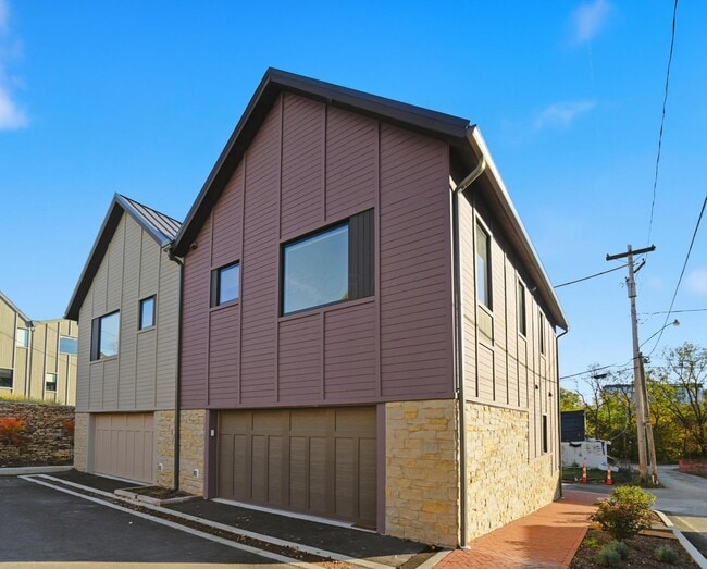 Building Photo - 33 N Blacksmith Ln