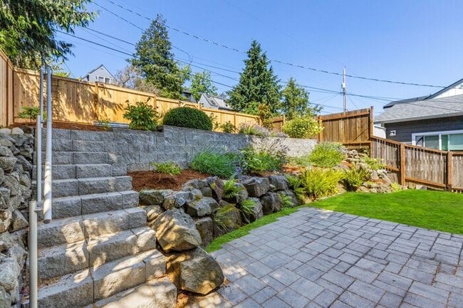 Building Photo - Charming and Cozy Air-Conditioned High Point Rambler (1st Month Free)