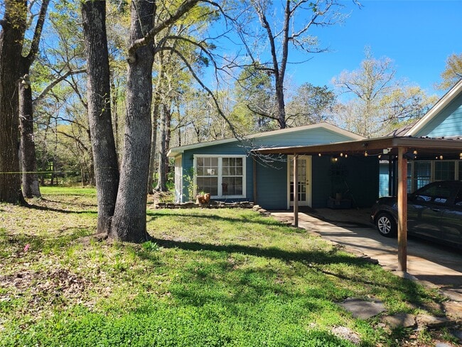 Building Photo - 13373 Southshore Dr