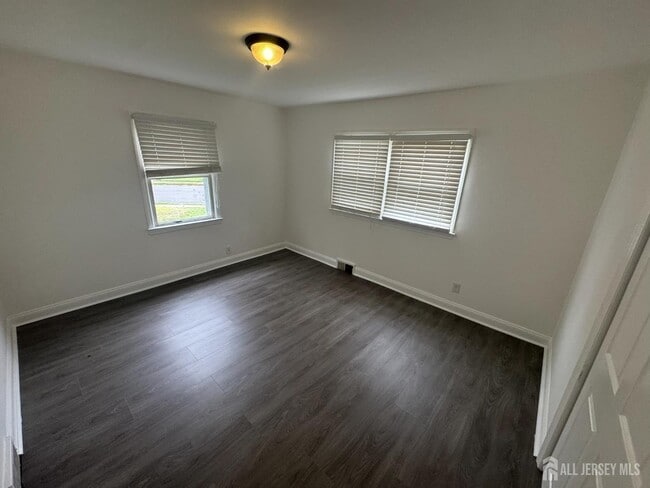 Building Photo - 51 Kenwood Terrace