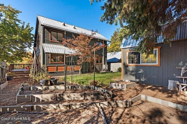 Building Photo - Great CDA Location!