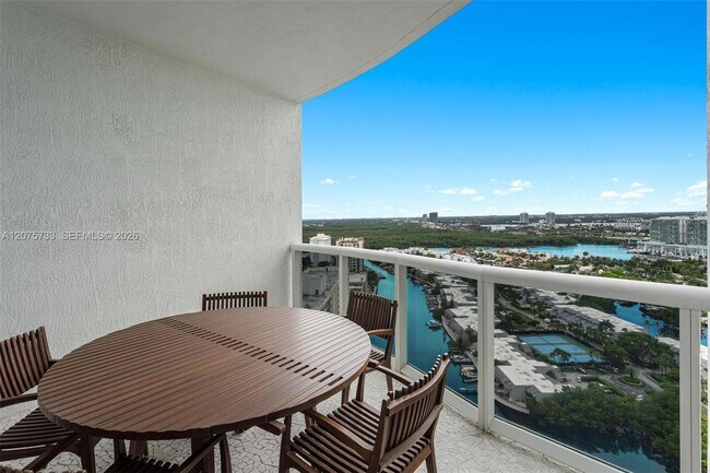 Building Photo - 16001 Collins Ave