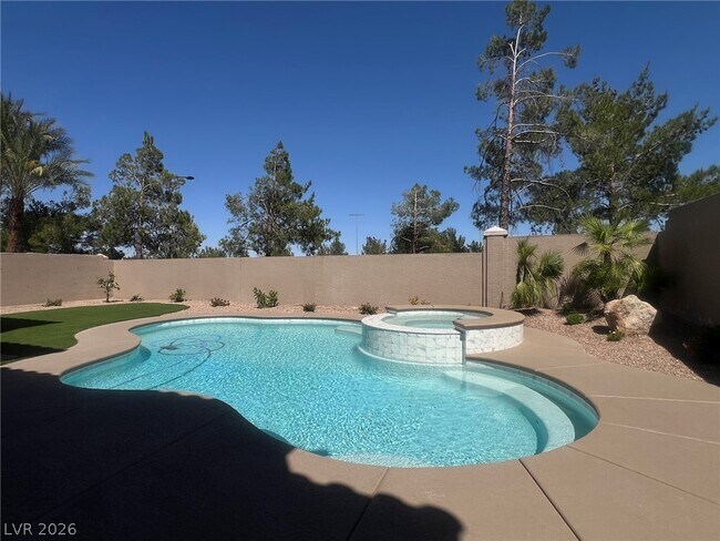 Building Photo - 1824 Dolce Dr
