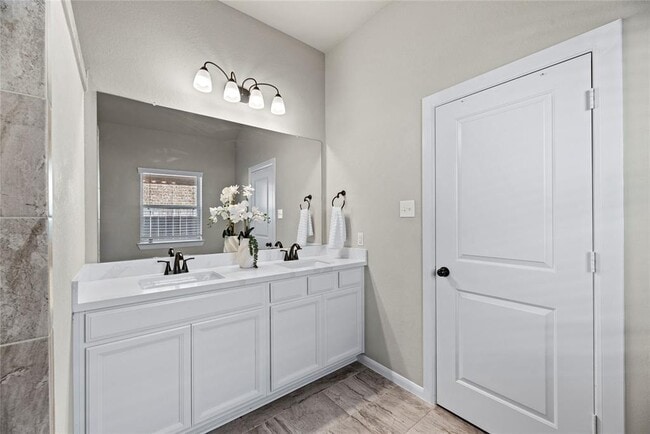 Building Photo - 2522 Blazing Star Dr