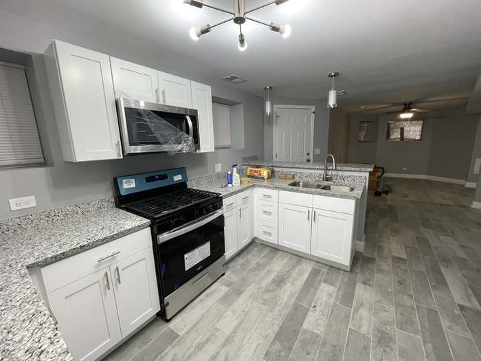 Building Photo - 1611 S Trumbull Ave