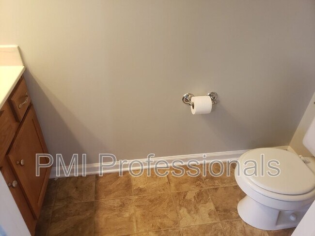 Building Photo - 1444 Benley St
