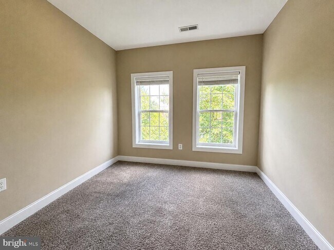 Building Photo - 2261 Potomac Club Pkwy