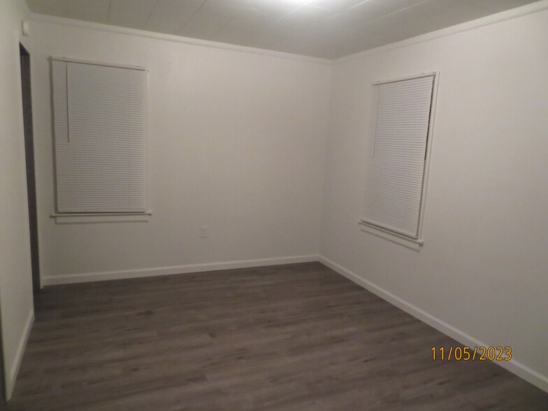 Building Photo - 324 McGoodwin Ave