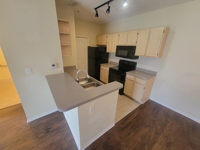 Building Photo - 5709 Legacy Crescent Pl