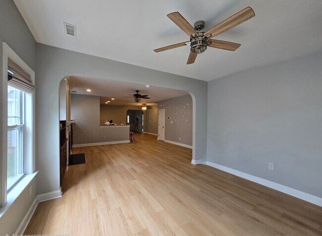 Building Photo - 8014 Ladys Secret Dr