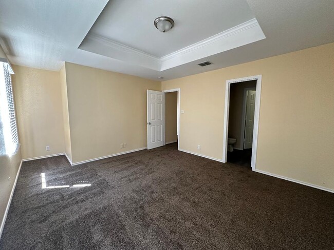 Building Photo - 12411 Avens Arbor