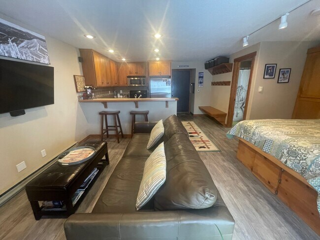 Building Photo - 515 Northwest Passage