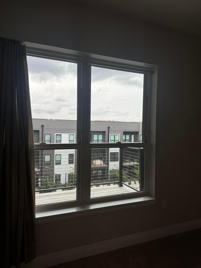 Building Photo - 6633 Dale Dr