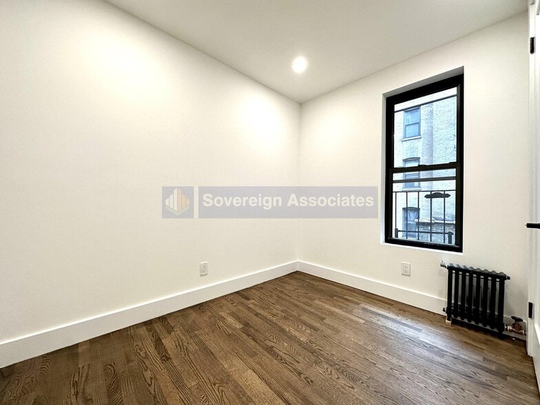 Building Photo - 3139 Broadway
